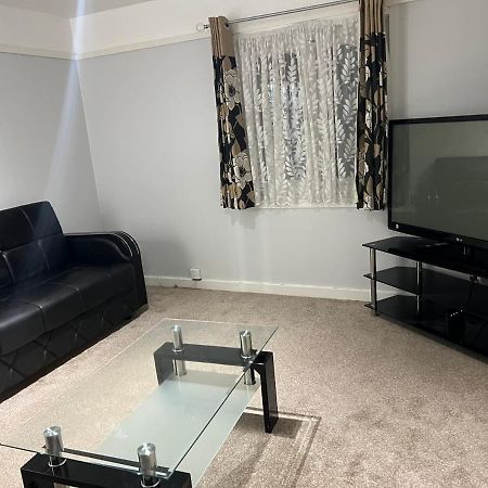 Cosy 2 Bedroom Flat London Luaran gambar