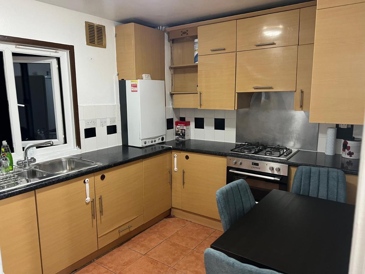 Cosy 2 Bedroom Flat London Luaran gambar