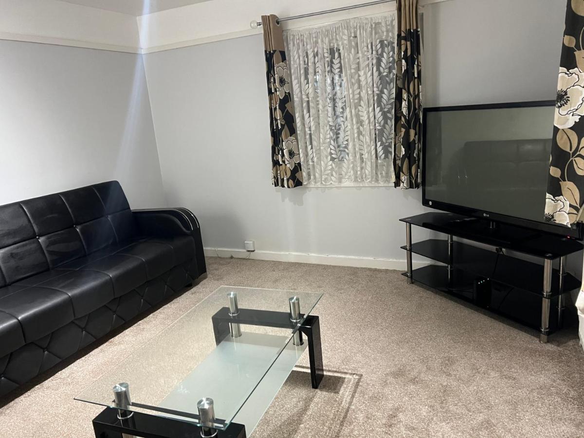 Cosy 2 Bedroom Flat London Luaran gambar